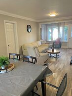 Myriad Fins Cottage and Marina