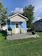 Myriad Fins Cottage and Marina