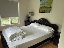 Myriad Fins Cottage and Marina