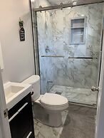 Myriad Fins Cottage and Marina