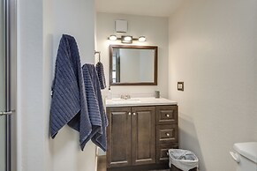 Golf Course Views: Resort Retreat in Sun Lakes