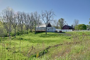 Chic Seneca Falls Home on Cayuga Wine Trail!