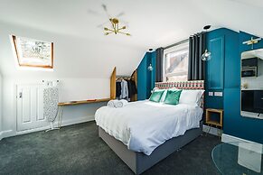 Emerald Stays UK at The Adelphi