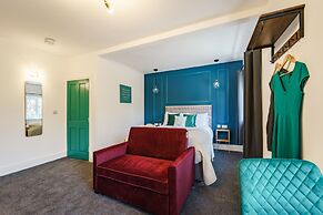 Emerald Stays UK at The Adelphi