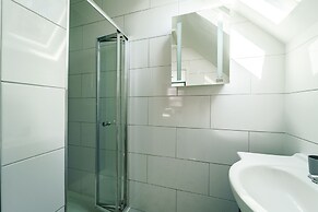 Emerald Stays UK at The Adelphi