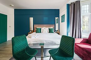 Emerald Stays UK at The Adelphi