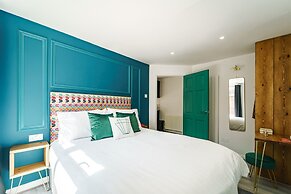 Emerald Stays UK at The Adelphi