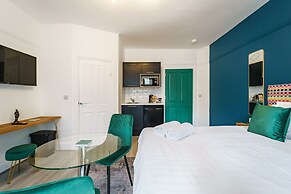 Emerald Stays UK at The Adelphi