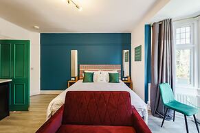 Emerald Stays UK at The Adelphi