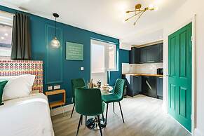 Emerald Stays UK at The Adelphi