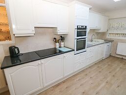 30 Long Shepherds Drive