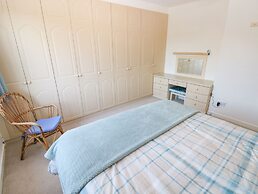 30 Long Shepherds Drive