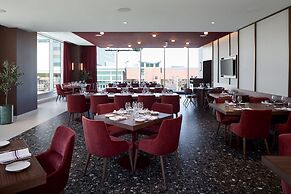 Courtyard By Marriott Montreal Laval