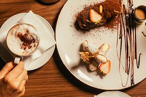 Courtyard By Marriott Montreal Laval