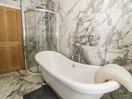 Apartment Located Centrally for up to 4 Guests