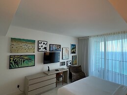 Luxury Beachfront Condos in Hollywood