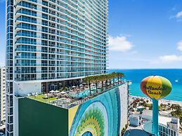 Luxury Beachfront Condos in Hollywood