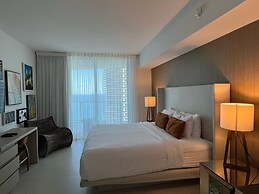 Luxury Beachfront Condos in Hollywood