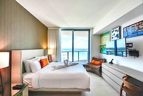 Luxury Beachfront Condos in Hollywood