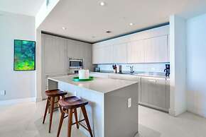 Luxury Beachfront Condos in Hollywood