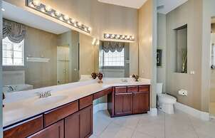 Disney theme 5 bed 5 bath with pool