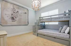 Disney theme 5 bed 5 bath with pool