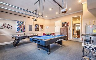 Disney theme 5 bed 5 bath with pool