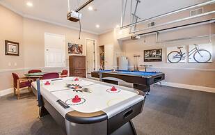 Disney theme 5 bed 5 bath with pool