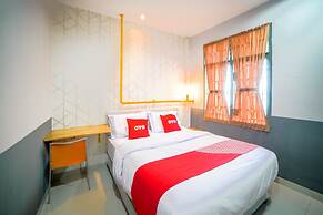 Capital O 90874 Millenium Inn 2