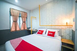 Capital O 90874 Millenium Inn 2