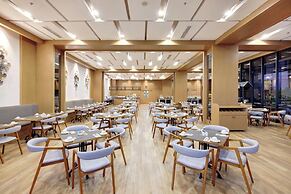 Harper Kupang by ASTON