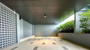 Millerz Square by Mykey