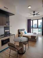 Millerz Square by Mykey