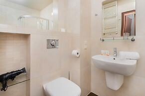 Elegant Apartment Seaside by Renters