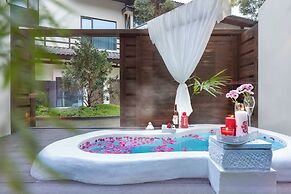 TELLUS. Qingchengshan Hot Spring Hotel