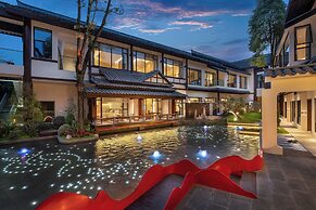 TELLUS. Qingchengshan Hot Spring Hotel