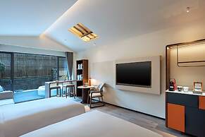 TELLUS. Qingchengshan Hot Spring Hotel