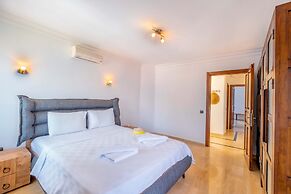 Fortuna Peninsula Apart