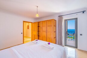 Fortuna Peninsula Apart