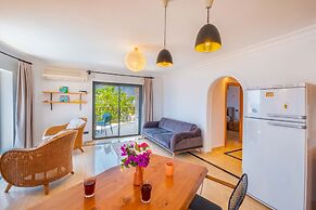 Fortuna Peninsula Apart