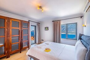 Fortuna Peninsula Apart