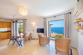 Fortuna Peninsula Apart