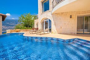 Fortuna Peninsula Apart