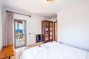 Fortuna Peninsula Apart