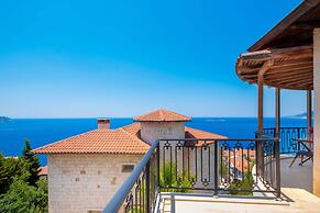 Fortuna Peninsula Apart