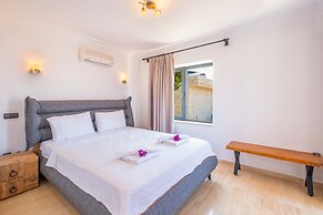 Fortuna Peninsula Apart