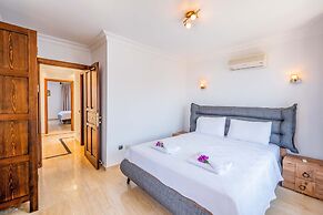 Fortuna Peninsula Apart