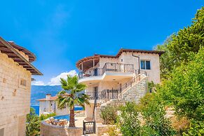 Fortuna Peninsula Apart