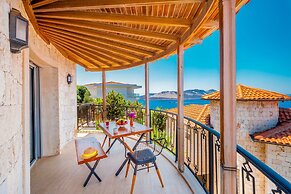 Fortuna Peninsula Apart