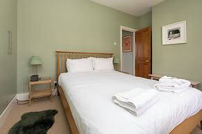 Beautiful & Cosy 2BD House - Southwark
